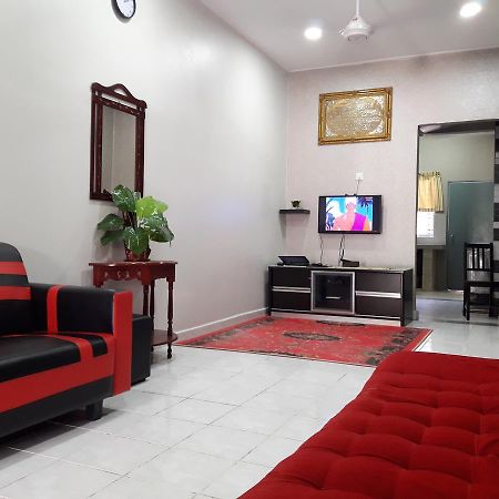 Homestay Bahau Jempol Экстерьер фото